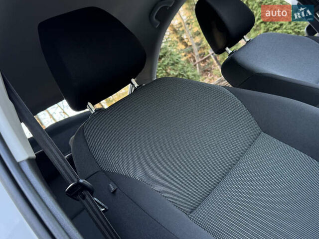 Белый Шкода Октавия, объемом двигателя 1.6 л и пробегом 207 тыс. км за 10499 $, фото 105 на Automoto.ua