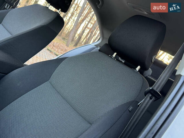 Белый Шкода Октавия, объемом двигателя 1.6 л и пробегом 207 тыс. км за 10499 $, фото 79 на Automoto.ua