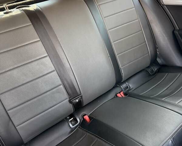 Белый Шкода Октавия, объемом двигателя 1.4 л и пробегом 136 тыс. км за 12000 $, фото 11 на Automoto.ua