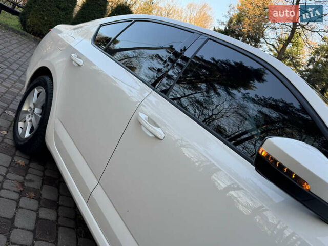 Белый Шкода Октавия, объемом двигателя 1.6 л и пробегом 207 тыс. км за 10499 $, фото 35 на Automoto.ua