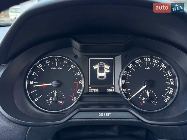 Белый Шкода Октавия, объемом двигателя 1.6 л и пробегом 207 тыс. км за 10499 $, фото 87 на Automoto.ua