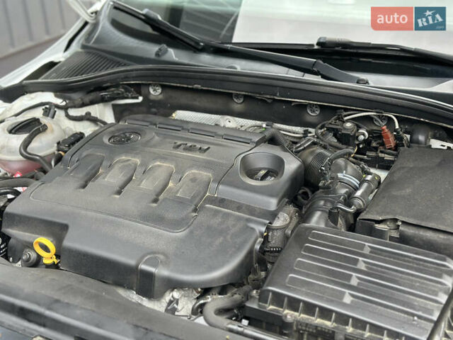 Білий Шкода Октавія, об'ємом двигуна 2 л та пробігом 265 тис. км за 11850 $, фото 70 на Automoto.ua