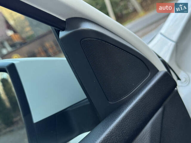 Белый Шкода Октавия, объемом двигателя 1.6 л и пробегом 207 тыс. км за 10499 $, фото 75 на Automoto.ua