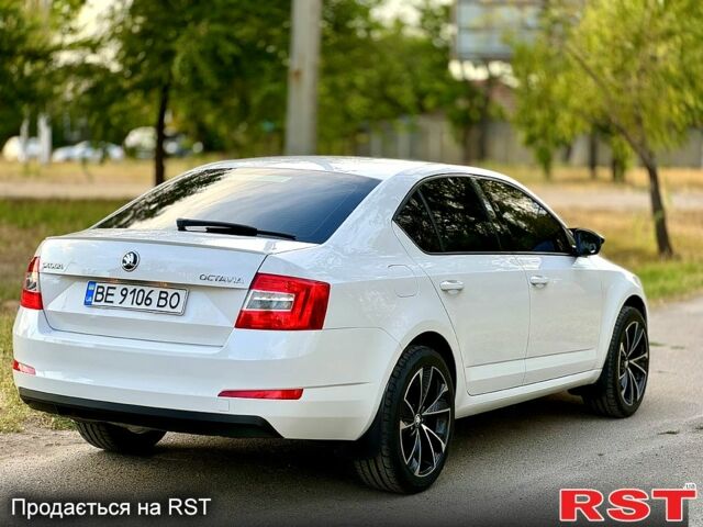 Белый Шкода Октавия, объемом двигателя 1.8 л и пробегом 220 тыс. км за 12999 $, фото 2 на Automoto.ua