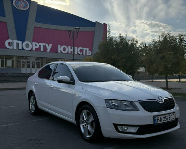 Белый Шкода Октавия, объемом двигателя 1.6 л и пробегом 272 тыс. км за 12500 $, фото 1 на Automoto.ua
