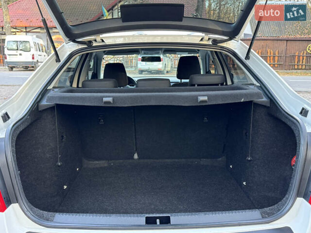 Белый Шкода Октавия, объемом двигателя 1.6 л и пробегом 207 тыс. км за 10499 $, фото 127 на Automoto.ua