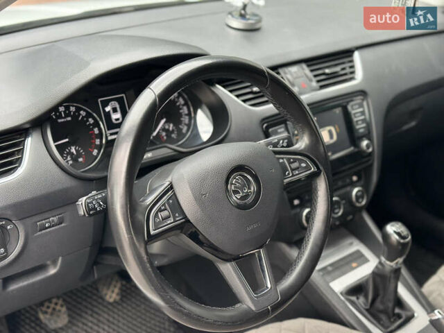 Білий Шкода Октавія, об'ємом двигуна 2 л та пробігом 265 тис. км за 11850 $, фото 52 на Automoto.ua