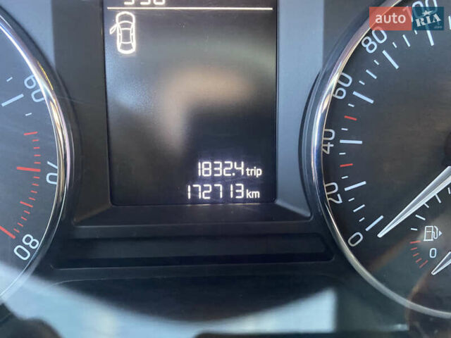 Білий Шкода Октавія, об'ємом двигуна 1.4 л та пробігом 173 тис. км за 9900 $, фото 17 на Automoto.ua