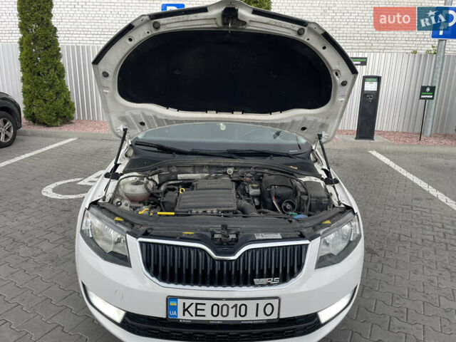 Белый Шкода Октавия, объемом двигателя 1.6 л и пробегом 175 тыс. км за 16000 $, фото 30 на Automoto.ua