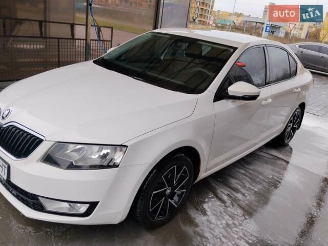 Білий Шкода Октавія, об'ємом двигуна 1.6 л та пробігом 230 тис. км за 10000 $, фото 2 на Automoto.ua