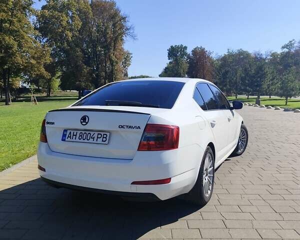 Белый Шкода Октавия, объемом двигателя 1.6 л и пробегом 238 тыс. км за 13500 $, фото 6 на Automoto.ua