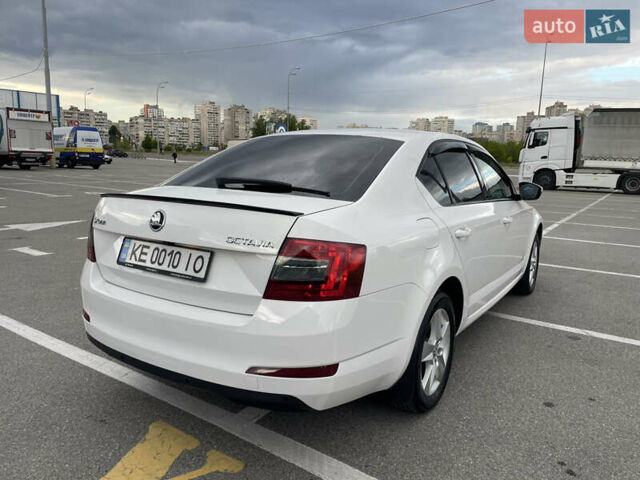 Белый Шкода Октавия, объемом двигателя 1.6 л и пробегом 175 тыс. км за 16000 $, фото 15 на Automoto.ua