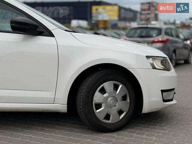 Білий Шкода Октавія, об'ємом двигуна 1.2 л та пробігом 270 тис. км за 8790 $, фото 5 на Automoto.ua