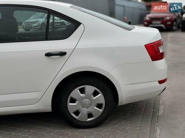 Білий Шкода Октавія, об'ємом двигуна 1.2 л та пробігом 270 тис. км за 8790 $, фото 11 на Automoto.ua