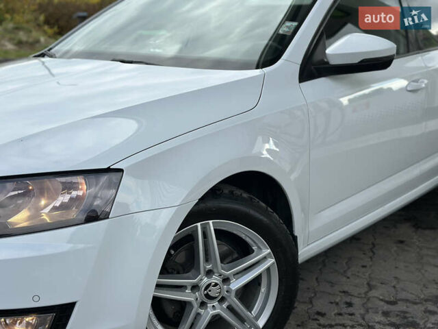 Білий Шкода Октавія, об'ємом двигуна 2 л та пробігом 265 тис. км за 11850 $, фото 21 на Automoto.ua