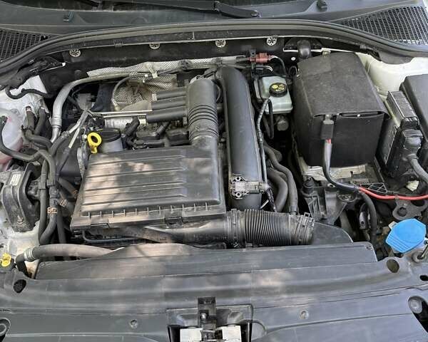 Белый Шкода Октавия, объемом двигателя 1.4 л и пробегом 187 тыс. км за 12500 $, фото 48 на Automoto.ua