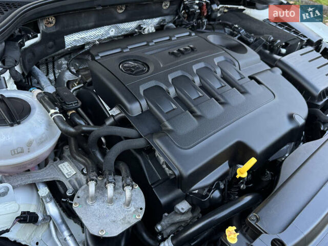 Белый Шкода Октавия, объемом двигателя 1.6 л и пробегом 207 тыс. км за 10499 $, фото 133 на Automoto.ua