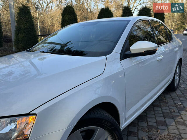 Белый Шкода Октавия, объемом двигателя 1.6 л и пробегом 207 тыс. км за 10499 $, фото 13 на Automoto.ua