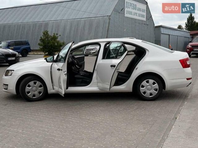 Білий Шкода Октавія, об'ємом двигуна 1.2 л та пробігом 270 тис. км за 8790 $, фото 24 на Automoto.ua