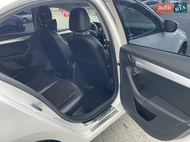 Белый Шкода Октавия, объемом двигателя 1.6 л и пробегом 175 тыс. км за 16000 $, фото 22 на Automoto.ua