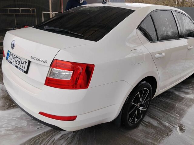 Білий Шкода Октавія, об'ємом двигуна 1.6 л та пробігом 238 тис. км за 10000 $, фото 7 на Automoto.ua