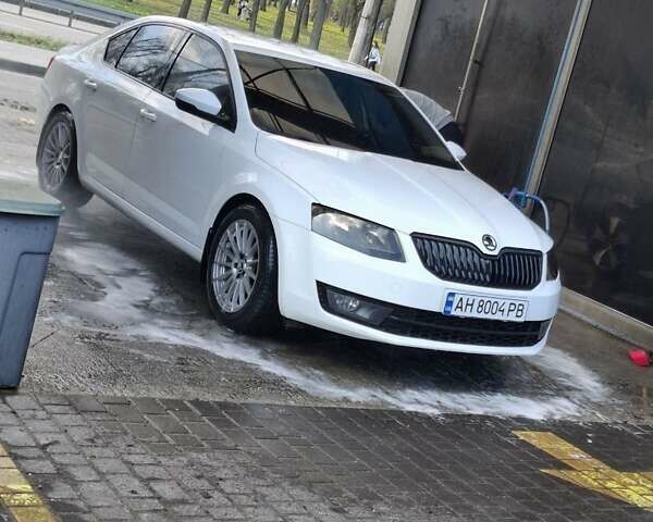 Белый Шкода Октавия, объемом двигателя 1.6 л и пробегом 238 тыс. км за 13500 $, фото 3 на Automoto.ua