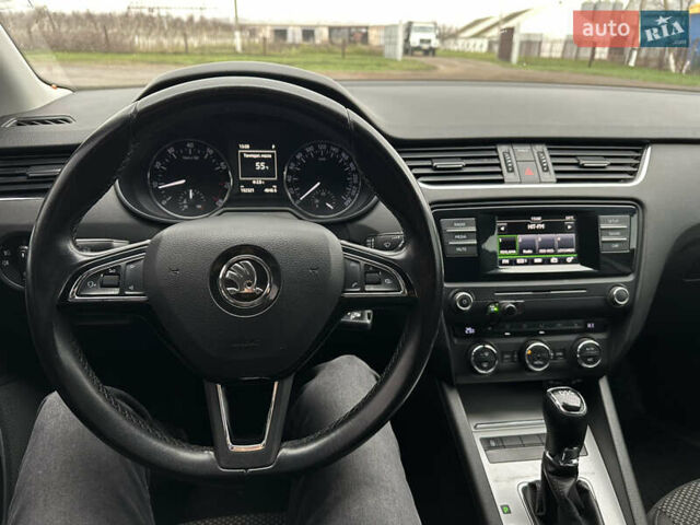 Білий Шкода Октавія, об'ємом двигуна 1.8 л та пробігом 190 тис. км за 12000 $, фото 15 на Automoto.ua