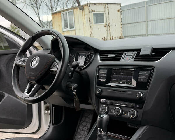 Білий Шкода Октавія, об'ємом двигуна 1.8 л та пробігом 192 тис. км за 10499 $, фото 37 на Automoto.ua