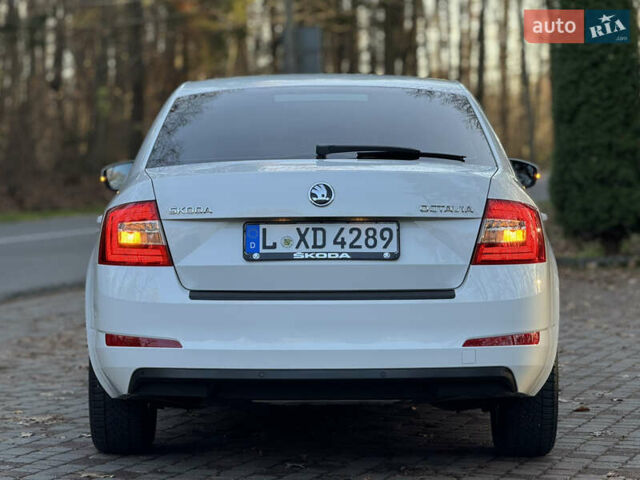 Белый Шкода Октавия, объемом двигателя 1.6 л и пробегом 207 тыс. км за 10499 $, фото 55 на Automoto.ua