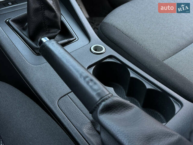 Белый Шкода Октавия, объемом двигателя 1.6 л и пробегом 207 тыс. км за 10499 $, фото 97 на Automoto.ua