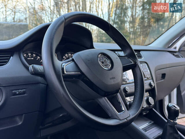 Белый Шкода Октавия, объемом двигателя 1.6 л и пробегом 207 тыс. км за 10499 $, фото 84 на Automoto.ua