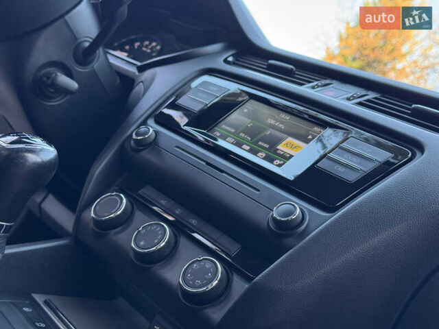 Белый Шкода Октавия, объемом двигателя 1.6 л и пробегом 207 тыс. км за 10499 $, фото 108 на Automoto.ua