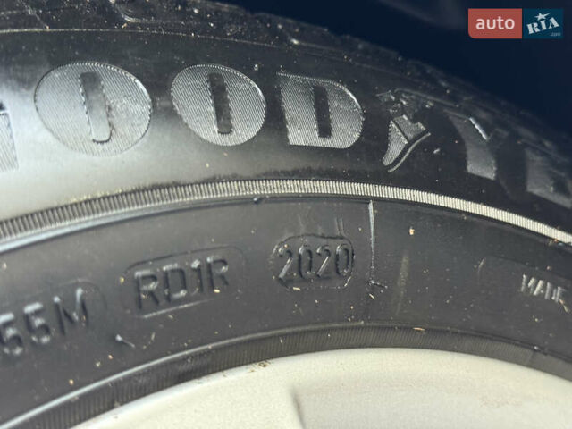 Белый Шкода Октавия, объемом двигателя 1.6 л и пробегом 207 тыс. км за 10499 $, фото 31 на Automoto.ua