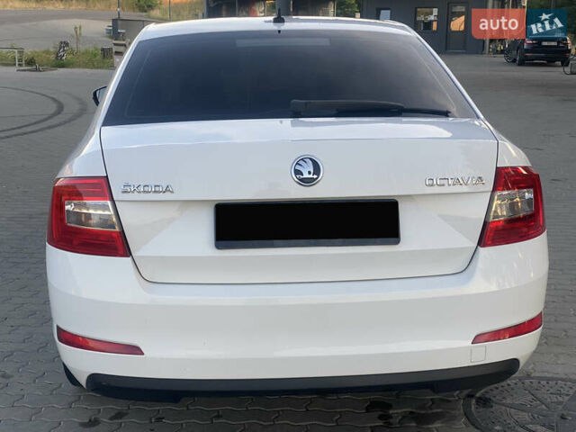 Білий Шкода Октавія, об'ємом двигуна 1.6 л та пробігом 330 тис. км за 10900 $, фото 3 на Automoto.ua