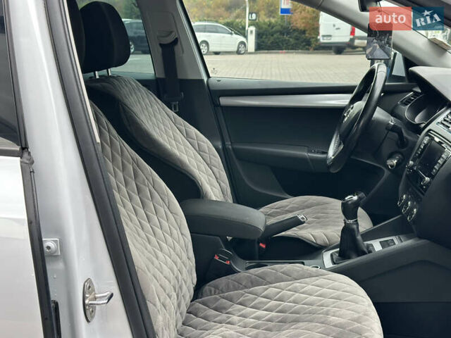 Білий Шкода Октавія, об'ємом двигуна 2 л та пробігом 265 тис. км за 11850 $, фото 66 на Automoto.ua
