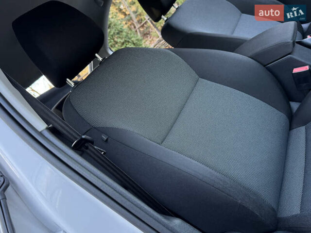 Белый Шкода Октавия, объемом двигателя 1.6 л и пробегом 207 тыс. км за 10499 $, фото 103 на Automoto.ua