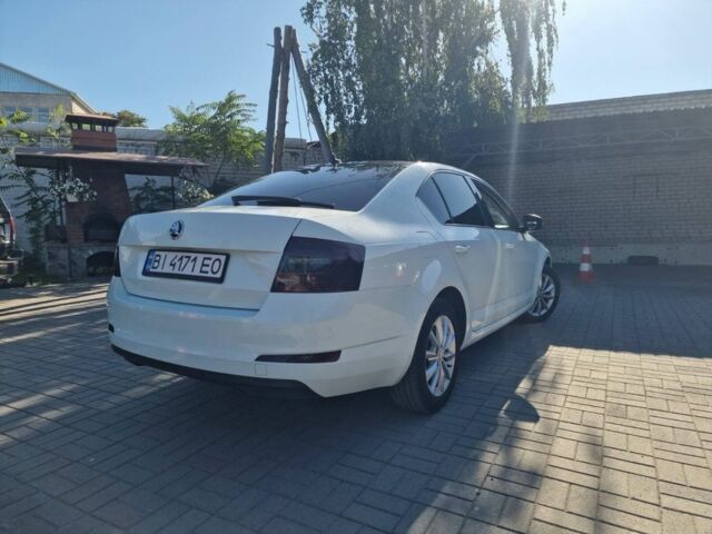 Белый Шкода Октавия, объемом двигателя 2 л и пробегом 285 тыс. км за 11900 $, фото 2 на Automoto.ua