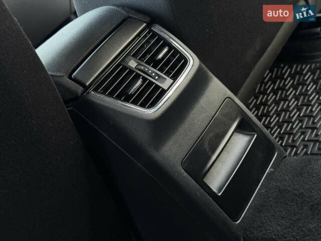 Белый Шкода Октавия, объемом двигателя 1.6 л и пробегом 207 тыс. км за 10499 $, фото 119 на Automoto.ua