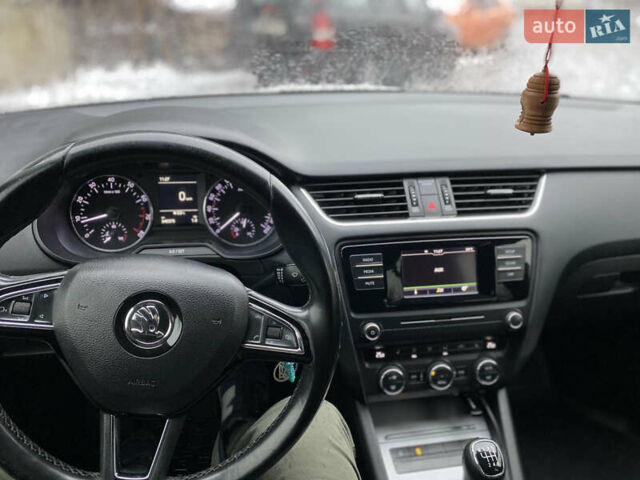 Белый Шкода Октавия, объемом двигателя 1.4 л и пробегом 340 тыс. км за 9800 $, фото 8 на Automoto.ua