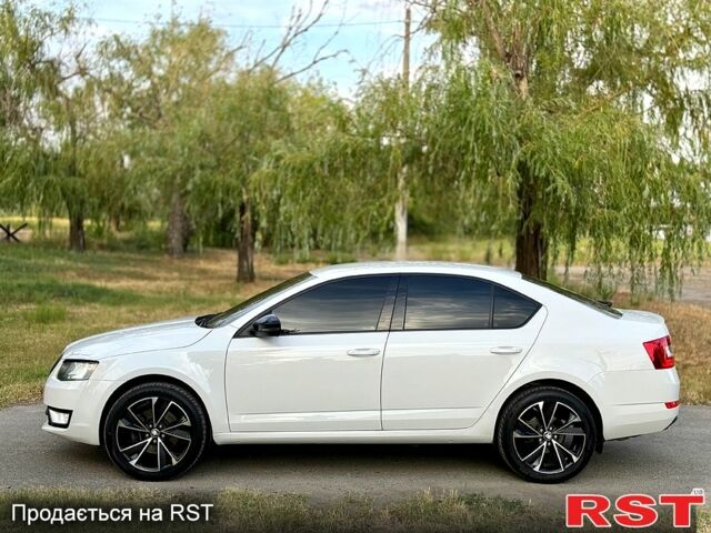 Белый Шкода Октавия, объемом двигателя 1.8 л и пробегом 220 тыс. км за 12999 $, фото 4 на Automoto.ua