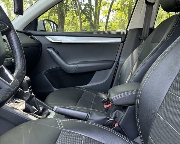 Белый Шкода Октавия, объемом двигателя 1.4 л и пробегом 187 тыс. км за 12500 $, фото 25 на Automoto.ua