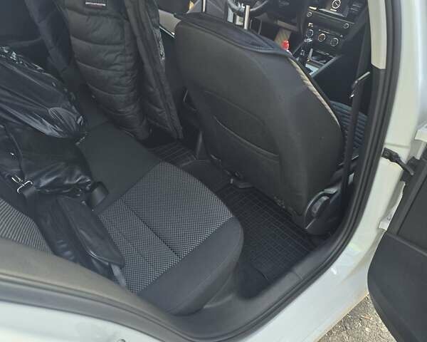 Білий Шкода Октавія, об'ємом двигуна 1.4 л та пробігом 280 тис. км за 11000 $, фото 2 на Automoto.ua