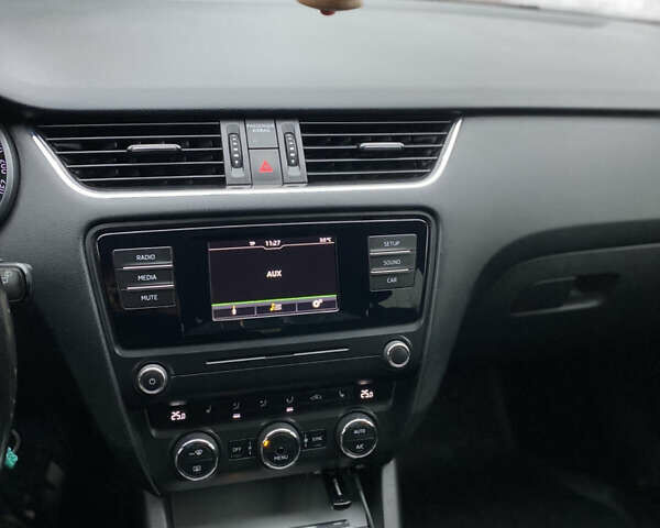 Белый Шкода Октавия, объемом двигателя 1.4 л и пробегом 340 тыс. км за 9800 $, фото 9 на Automoto.ua