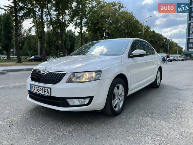 Белый Шкода Октавия, объемом двигателя 1.4 л и пробегом 175 тыс. км за 12000 $, фото 1 на Automoto.ua