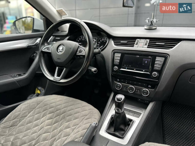 Білий Шкода Октавія, об'ємом двигуна 2 л та пробігом 265 тис. км за 11850 $, фото 63 на Automoto.ua