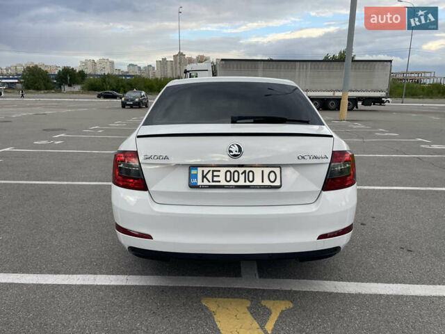 Белый Шкода Октавия, объемом двигателя 1.6 л и пробегом 175 тыс. км за 16000 $, фото 17 на Automoto.ua