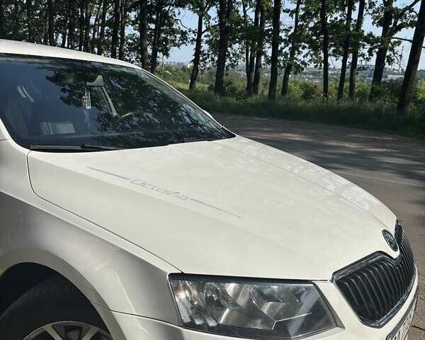 Белый Шкода Октавия, объемом двигателя 1.4 л и пробегом 187 тыс. км за 12500 $, фото 1 на Automoto.ua