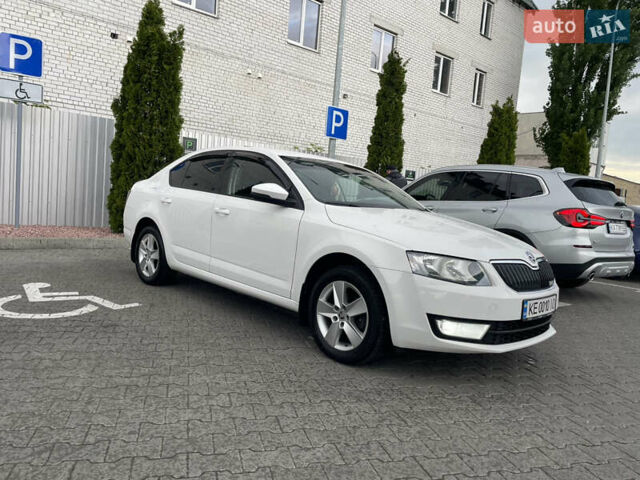 Белый Шкода Октавия, объемом двигателя 1.6 л и пробегом 175 тыс. км за 16000 $, фото 12 на Automoto.ua