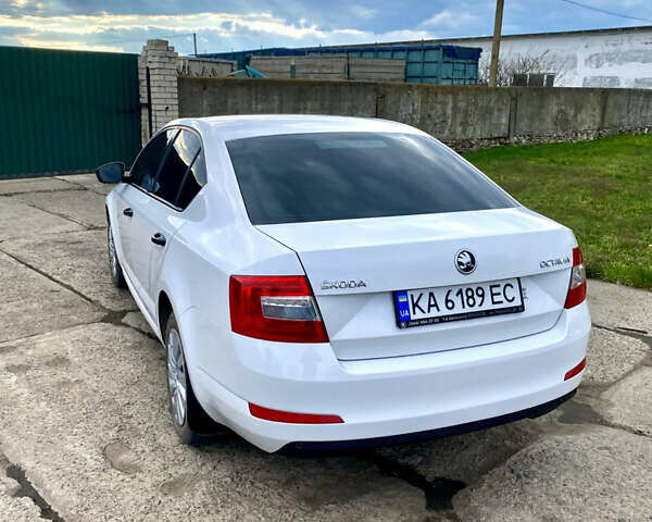Білий Шкода Октавія, об'ємом двигуна 1.4 л та пробігом 173 тис. км за 9900 $, фото 6 на Automoto.ua