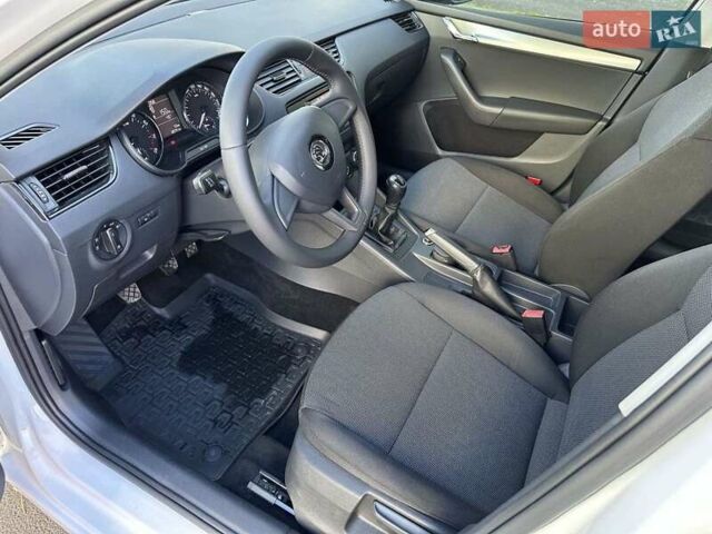 Білий Шкода Октавія, об'ємом двигуна 1.6 л та пробігом 120 тис. км за 12800 $, фото 12 на Automoto.ua